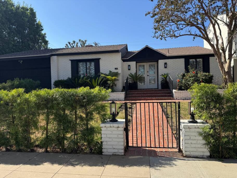The Beverly Hills Guest * Los Angeles
